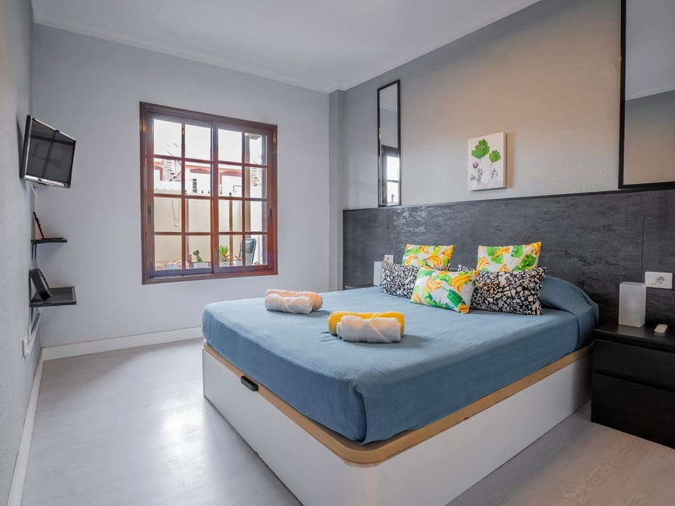 Bed, Bedroom