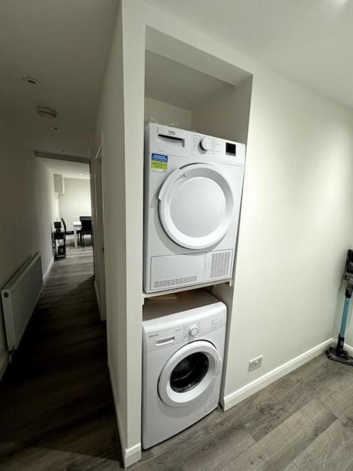 Great 3 bedrooms Flat in Clapham Apartment in London