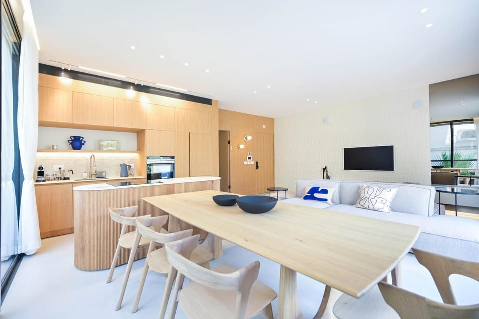 Kitchen or kitchenette, Living room, Dining area
