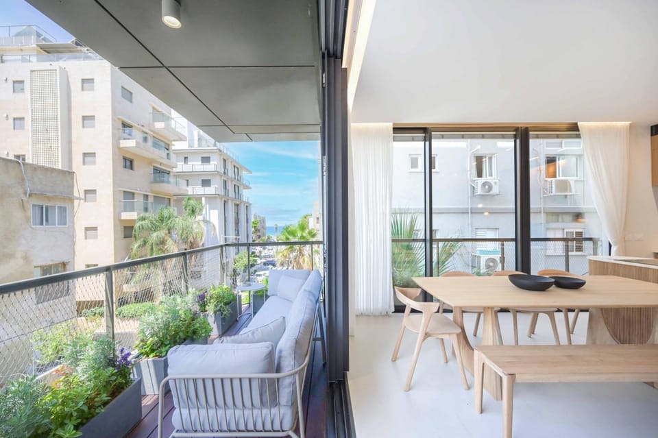 Balcony/Terrace, Dining area