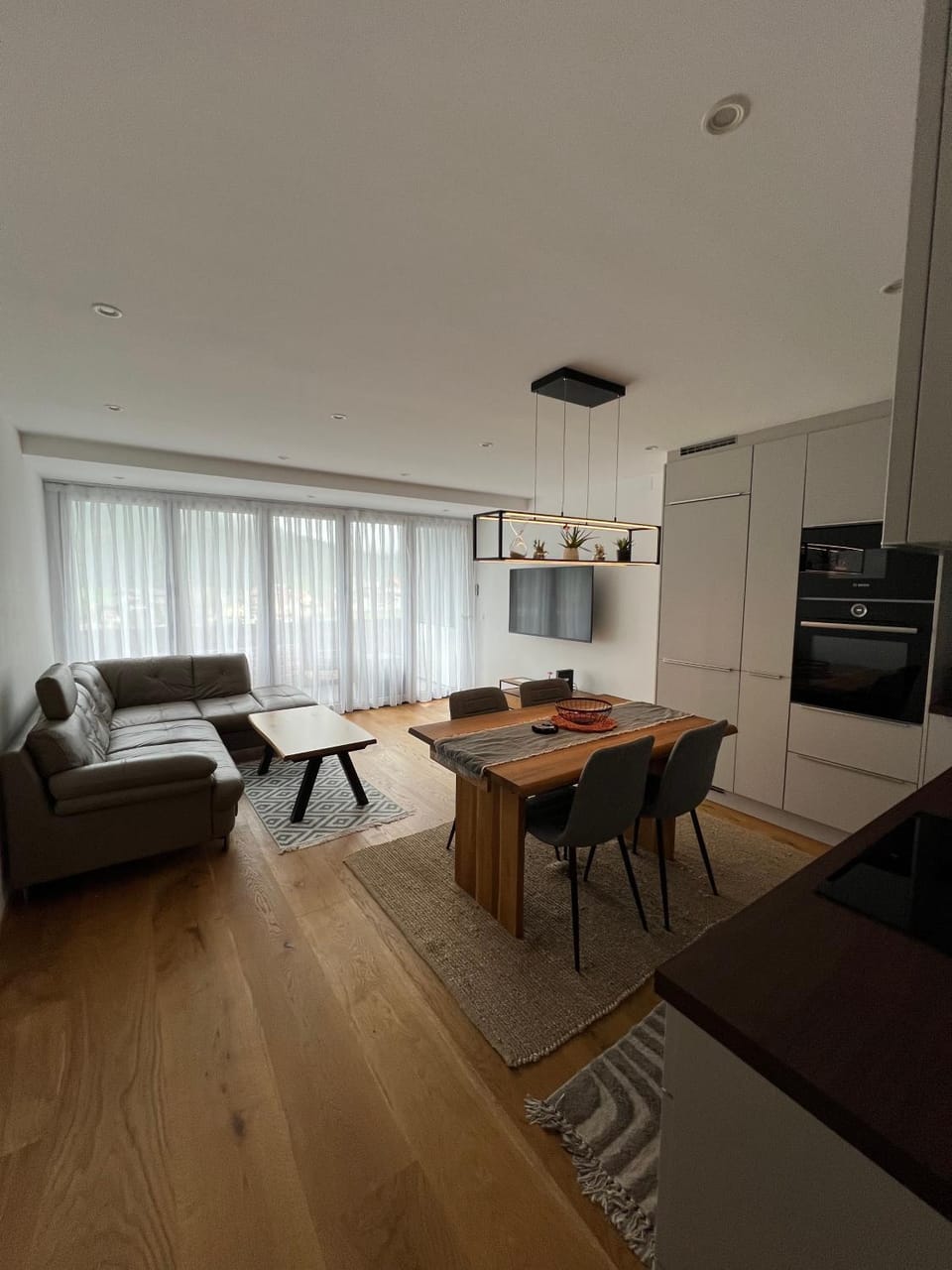 Living room, Dining area, kitchen