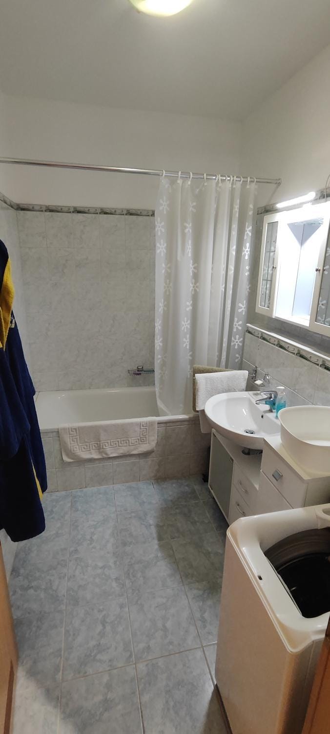 Bathroom, Bath, towels