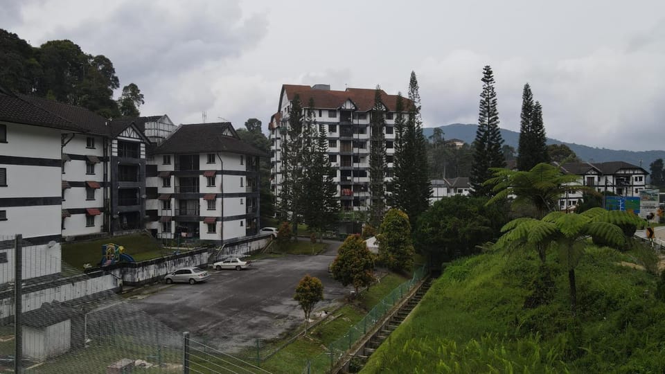 Property building, Natural landscape, Mountain view