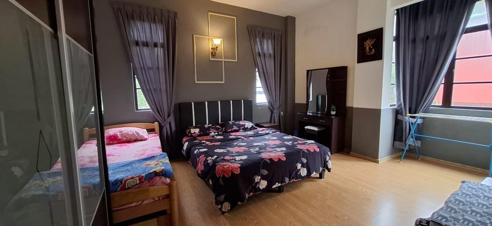 Bed, Photo of the whole room, Bedroom, wardrobe