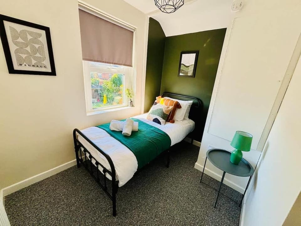 Contractors - Modern Home Gloucester City Centre House in Gloucester