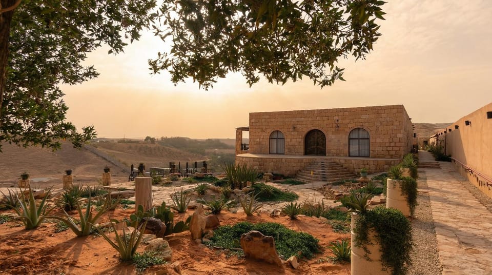 Nearby landmark, Day, Natural landscape