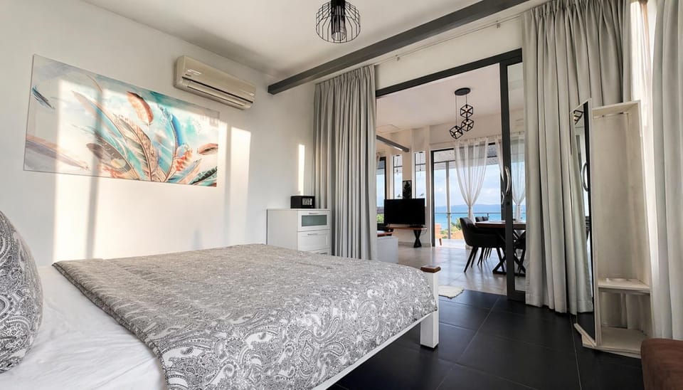 The White House Beachfront Apartments Apartment in Ban Tai
