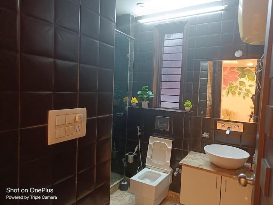 BnBBuddy Stupendous Home In Shalimar Bagh Apartment in Delhi