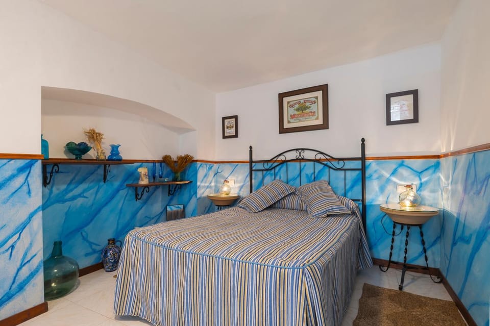 Property building, Living room, Bedroom