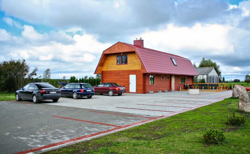Lake view, Parking