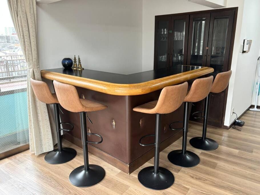 Lounge or bar, minibar