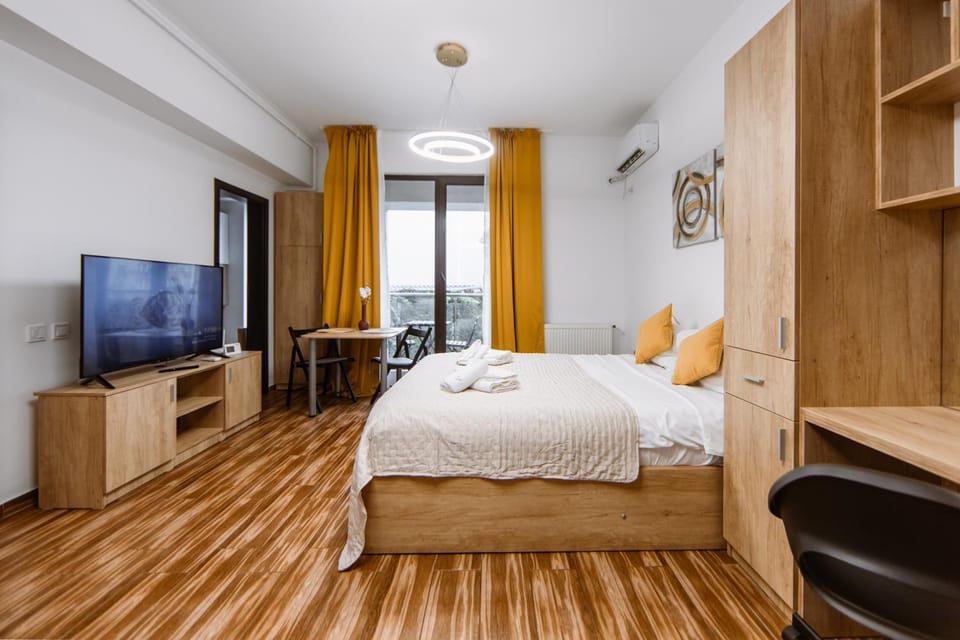 Communal lounge/ TV room, Bed, TV and multimedia, Photo of the whole room, Bedroom
