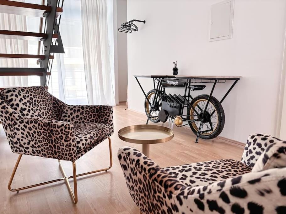 Lounge or bar