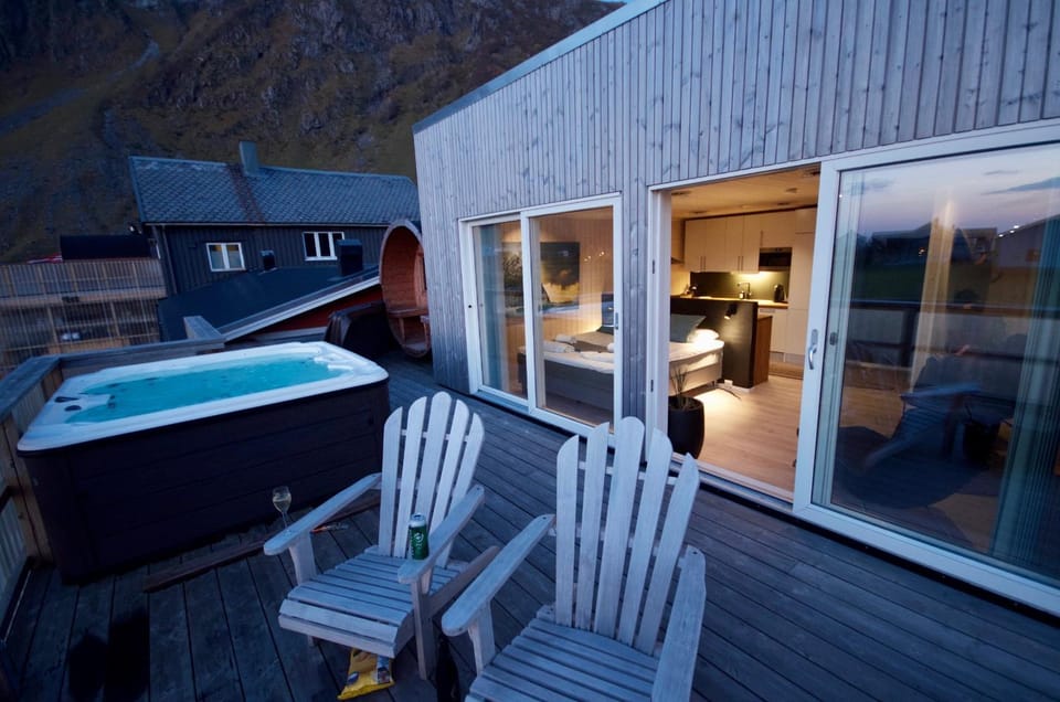 Patio, Hot Tub