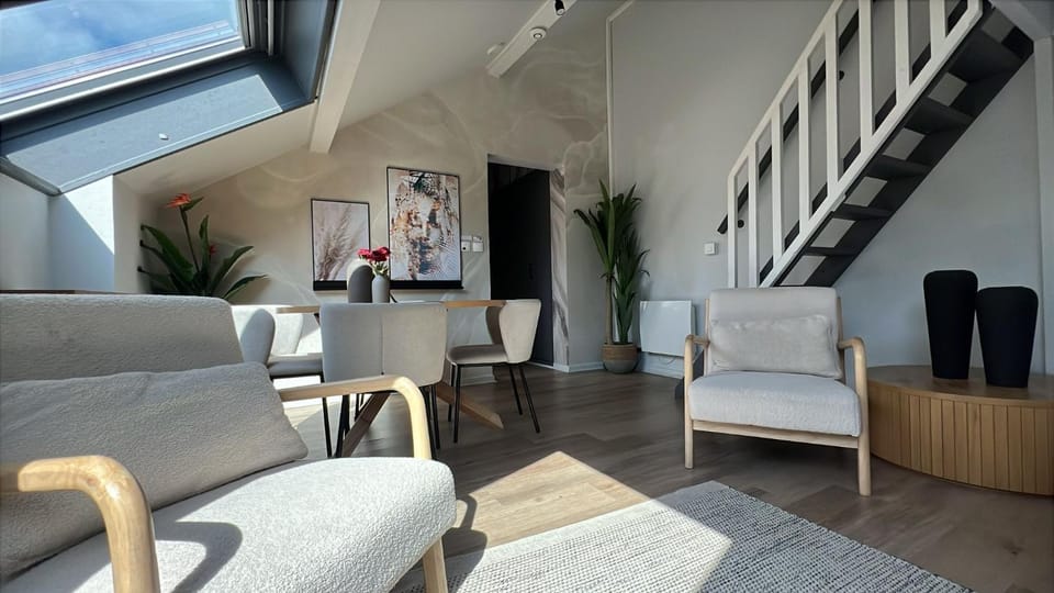 Cloud Stylish flat with jacuzzi near city center Apartment in Annecy