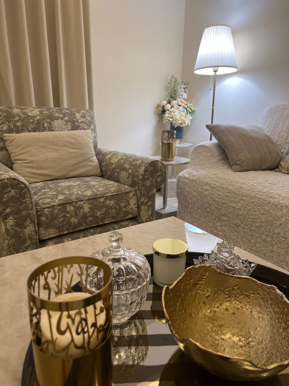 Living room, Seating area