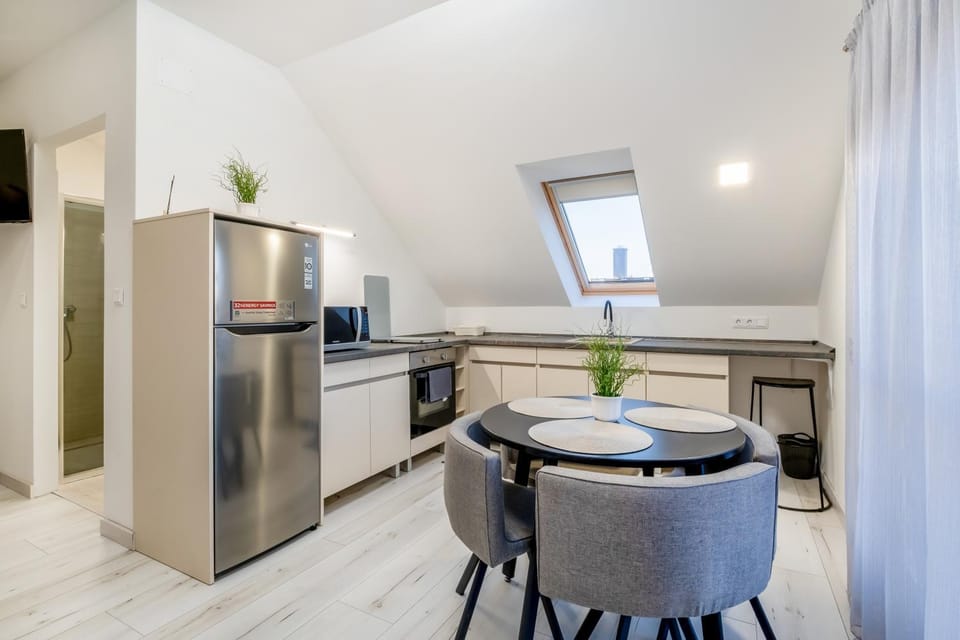 Kitchen or kitchenette, toaster, kitchen, kitchen