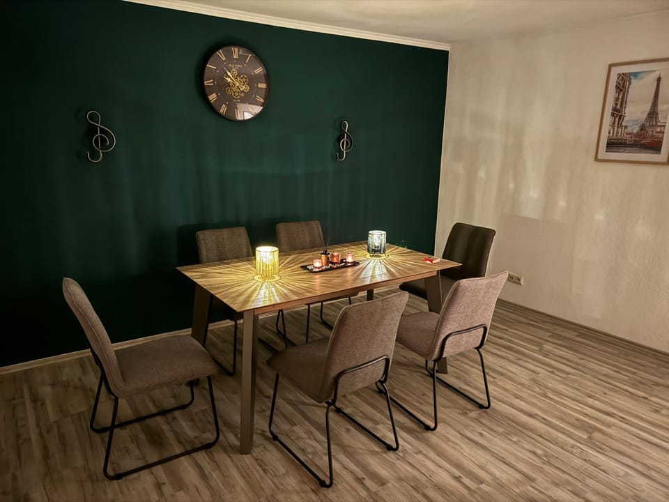 Living room, Seating area, Dining area