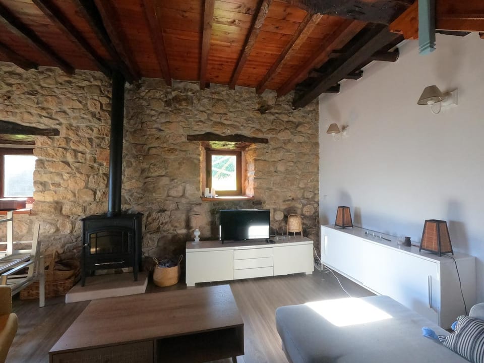 TV and multimedia, Living room, Seating area, flat iron