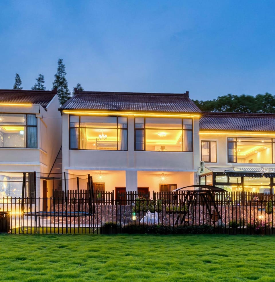 Property building, Garden view