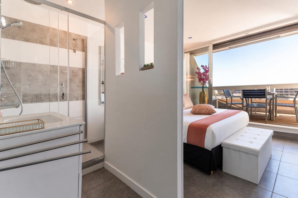 Bathroom, Bedroom