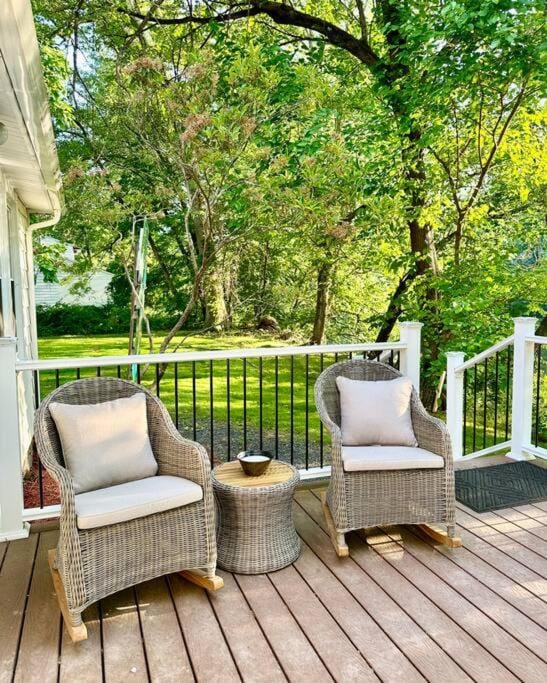 Patio, Spring, Day, Garden, View (from property/room), Balcony/Terrace, Balcony/Terrace, Seating area, Garden view