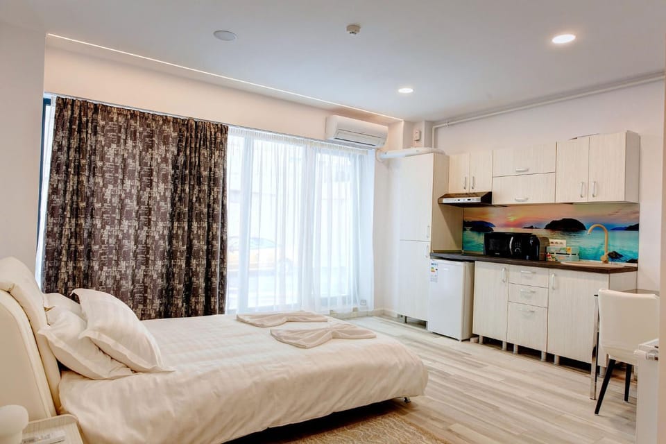 Bed, Kitchen or kitchenette, Photo of the whole room, Seating area
