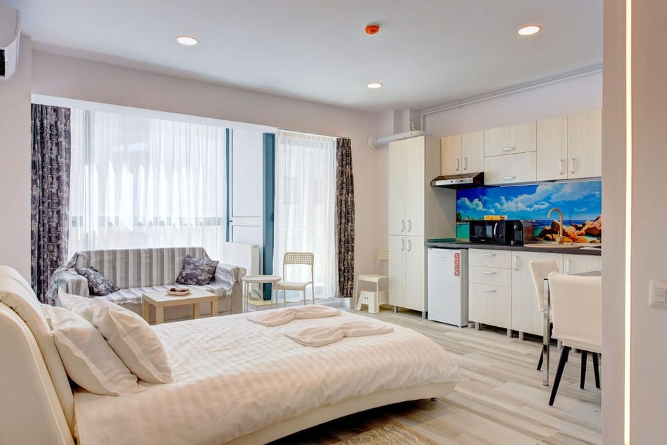 Bed, Kitchen or kitchenette, Photo of the whole room