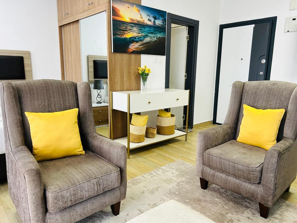 Living room, Seating area