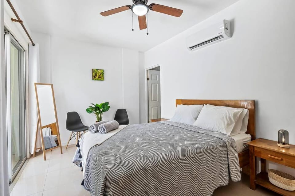 VVII2 2 bdrm with ensuite bathrms in centre of town Apartment in Tamarindo