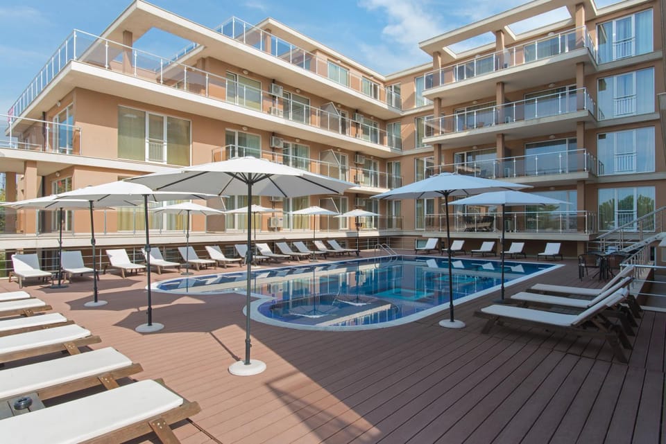 Property building, Swimming pool