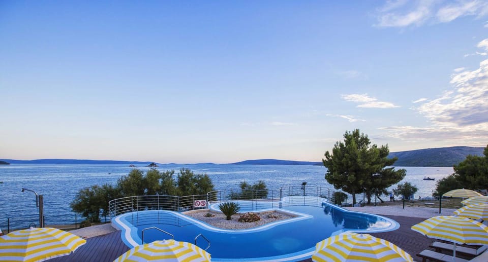 Swimming pool, Swimming pool