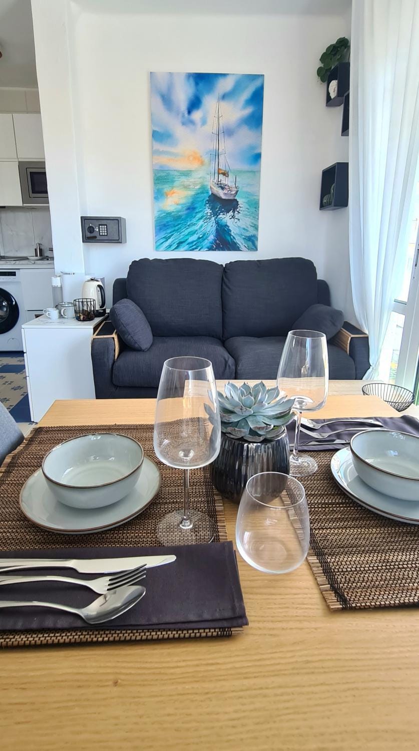 Kitchen or kitchenette, Seating area, Dining area