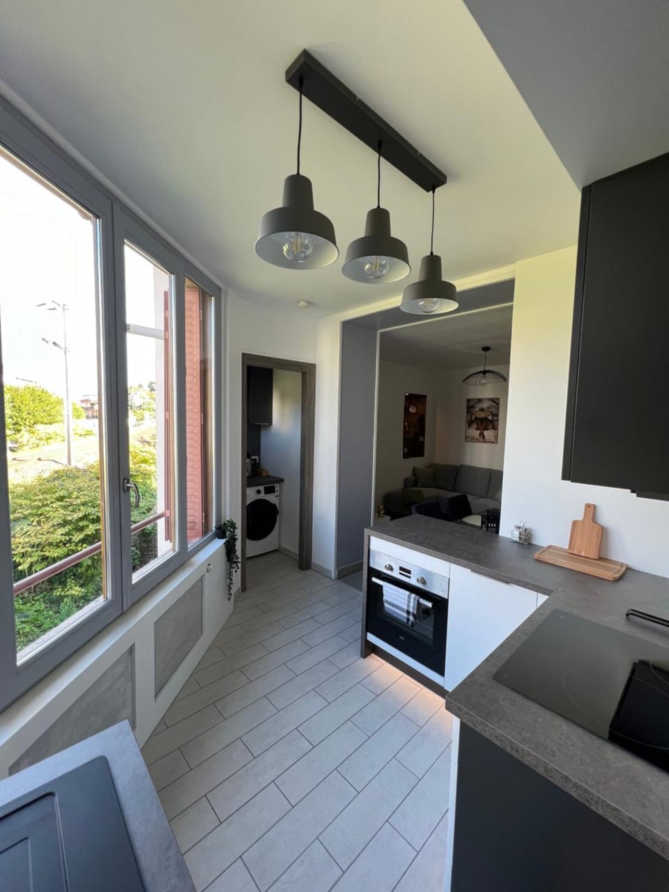 Kitchen or kitchenette, oven