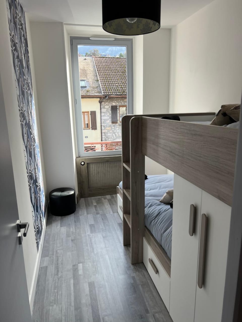 Photo of the whole room, Bedroom, bunk bed