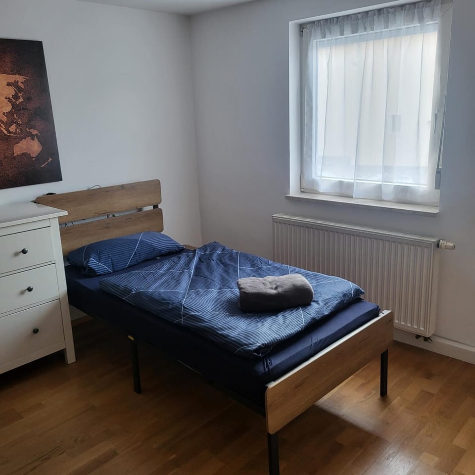 Photo of the whole room, Bedroom