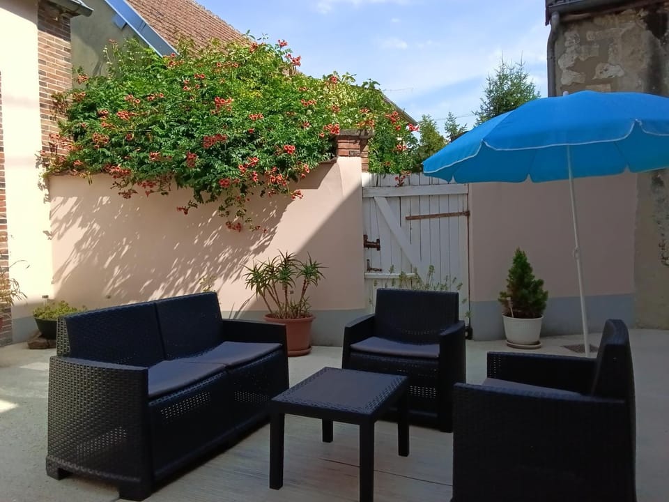 Patio, Spring, Day, sunbed