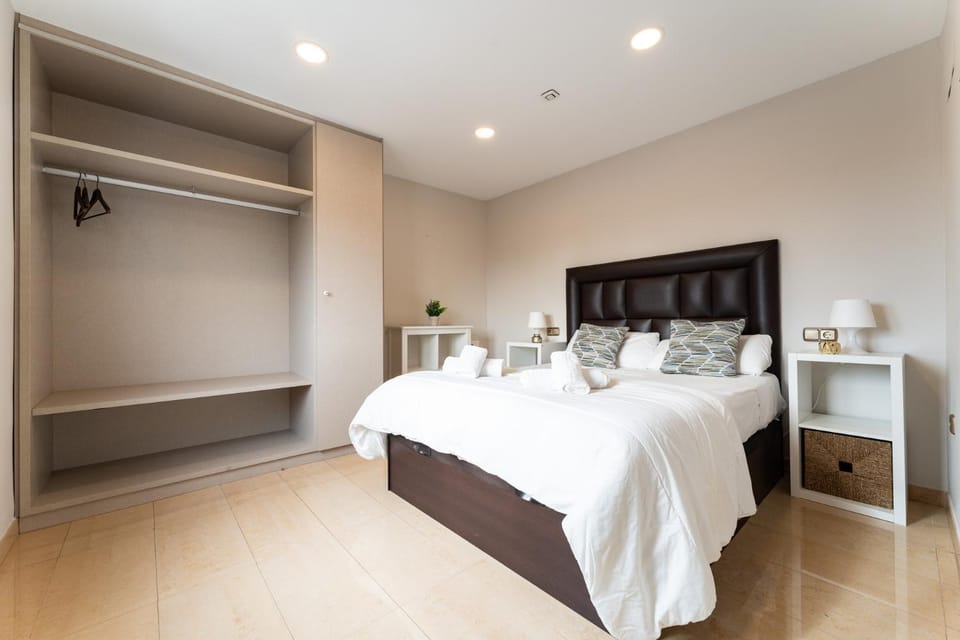 Bed, Photo of the whole room, Bedroom, towels, wardrobe