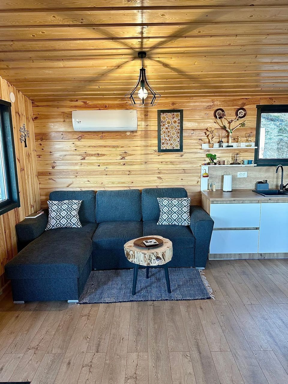 Living room, Seating area