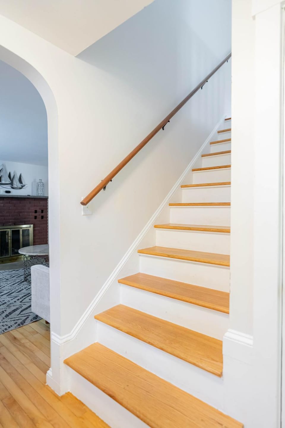 Spacious 4 bedroom home with large yard House in Natick