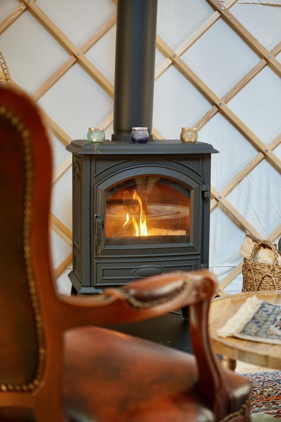 Seating area, fireplace