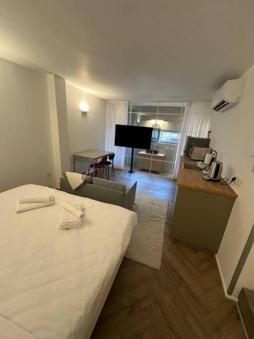 The new studio Florentin 4 Apartment in Tel Aviv-Yafo