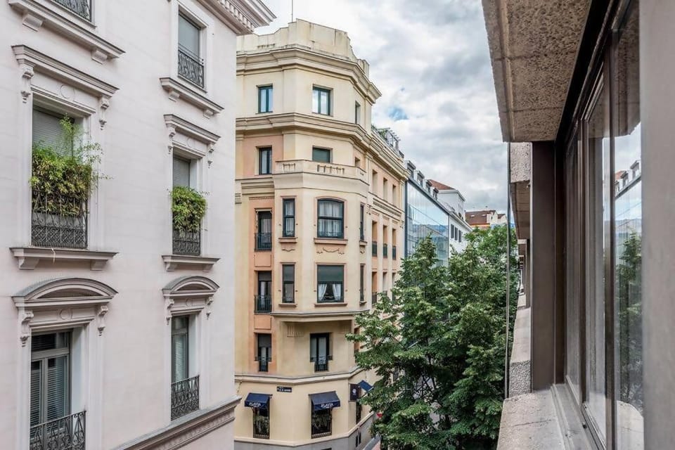 BEST LOCATION IN THE CITY OF MADRID! 166 Apartment in Madrid