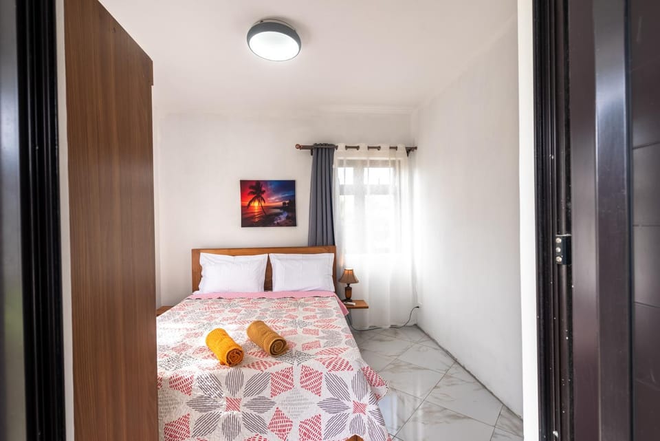 Bed, Bedroom, towels, wardrobe