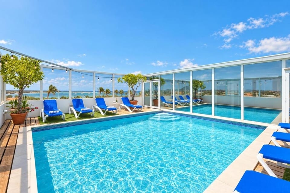 Private Rooftop Pool & 360° Views | 4BR Penthouse by Bocobay Apartment in Oranjestad