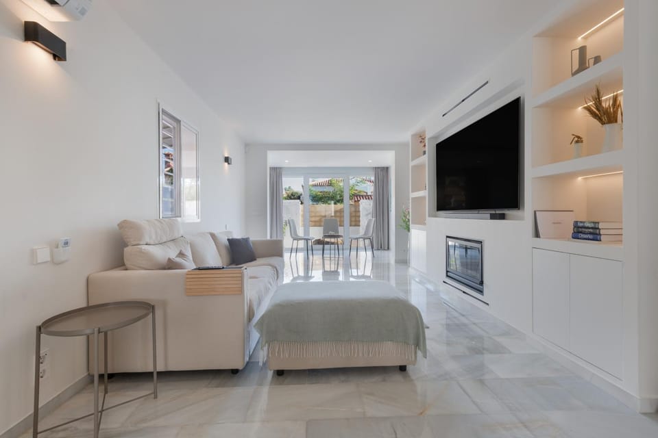 Property building, Living room
