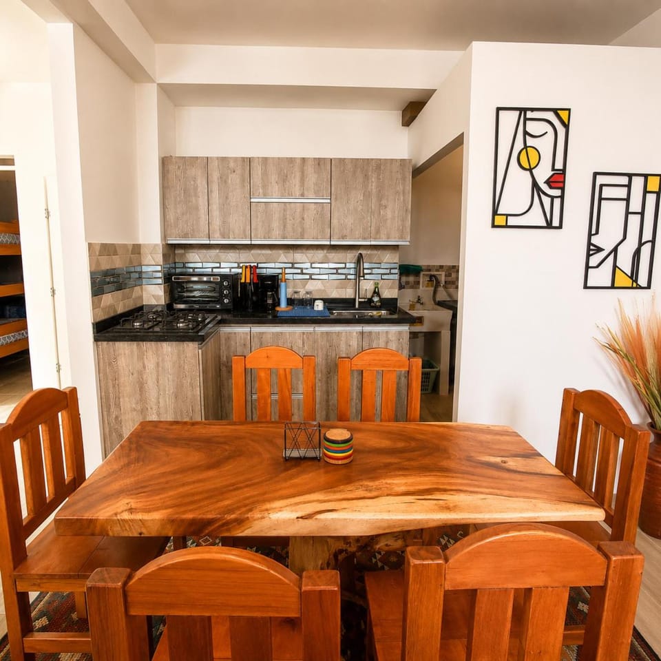 Dining area, kitchen