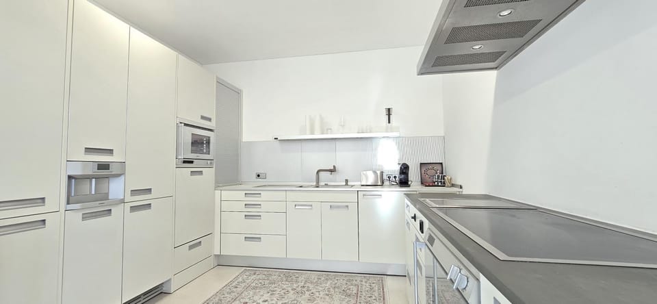 Kitchen or kitchenette, kitchen, kitchen