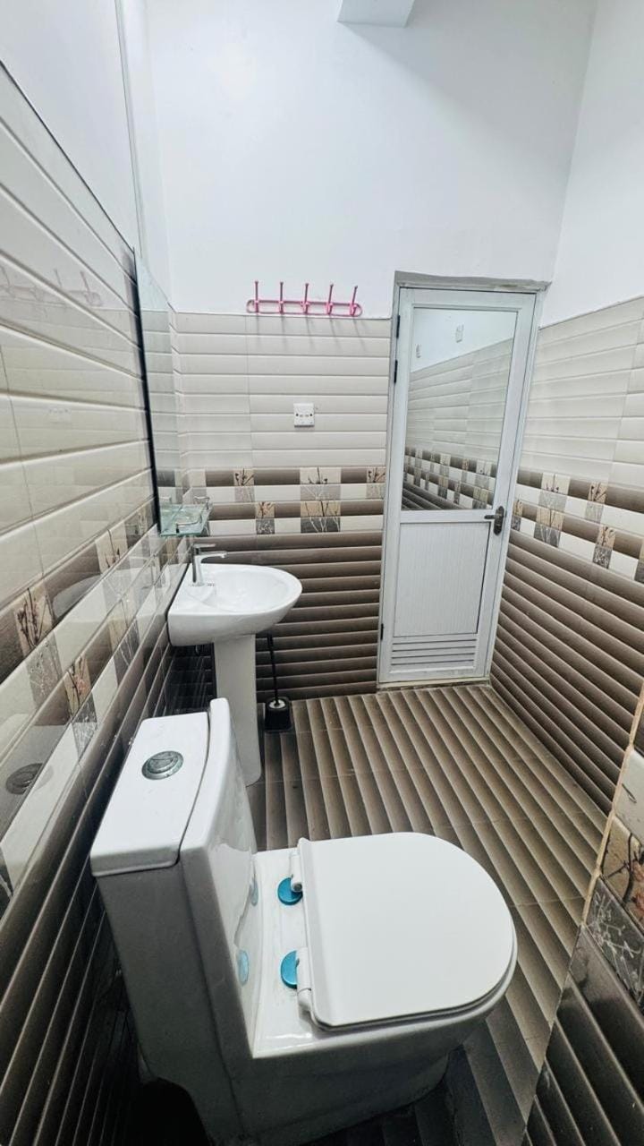 Toilet, Bathroom