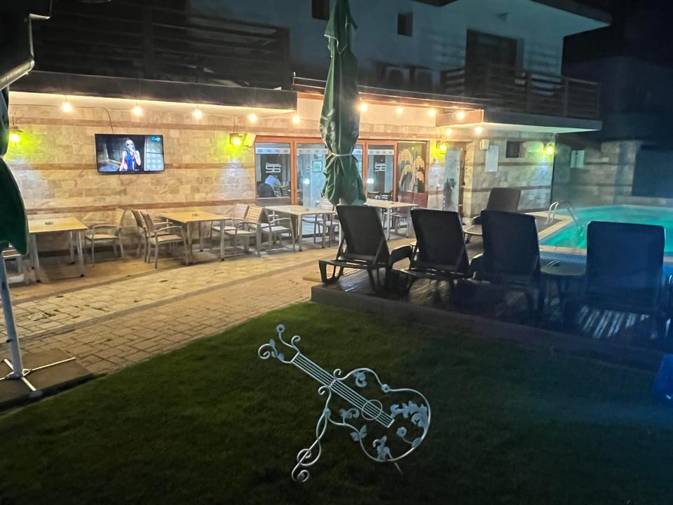 Patio, Pool view, Swimming pool, sunbed